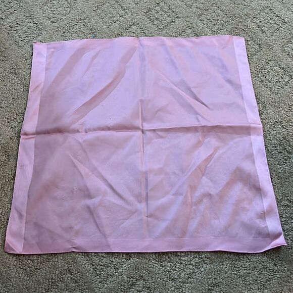 VINTAGE Square Scarf aprrox 17 1/2 x 17 1/2 - Picture 1 of 2